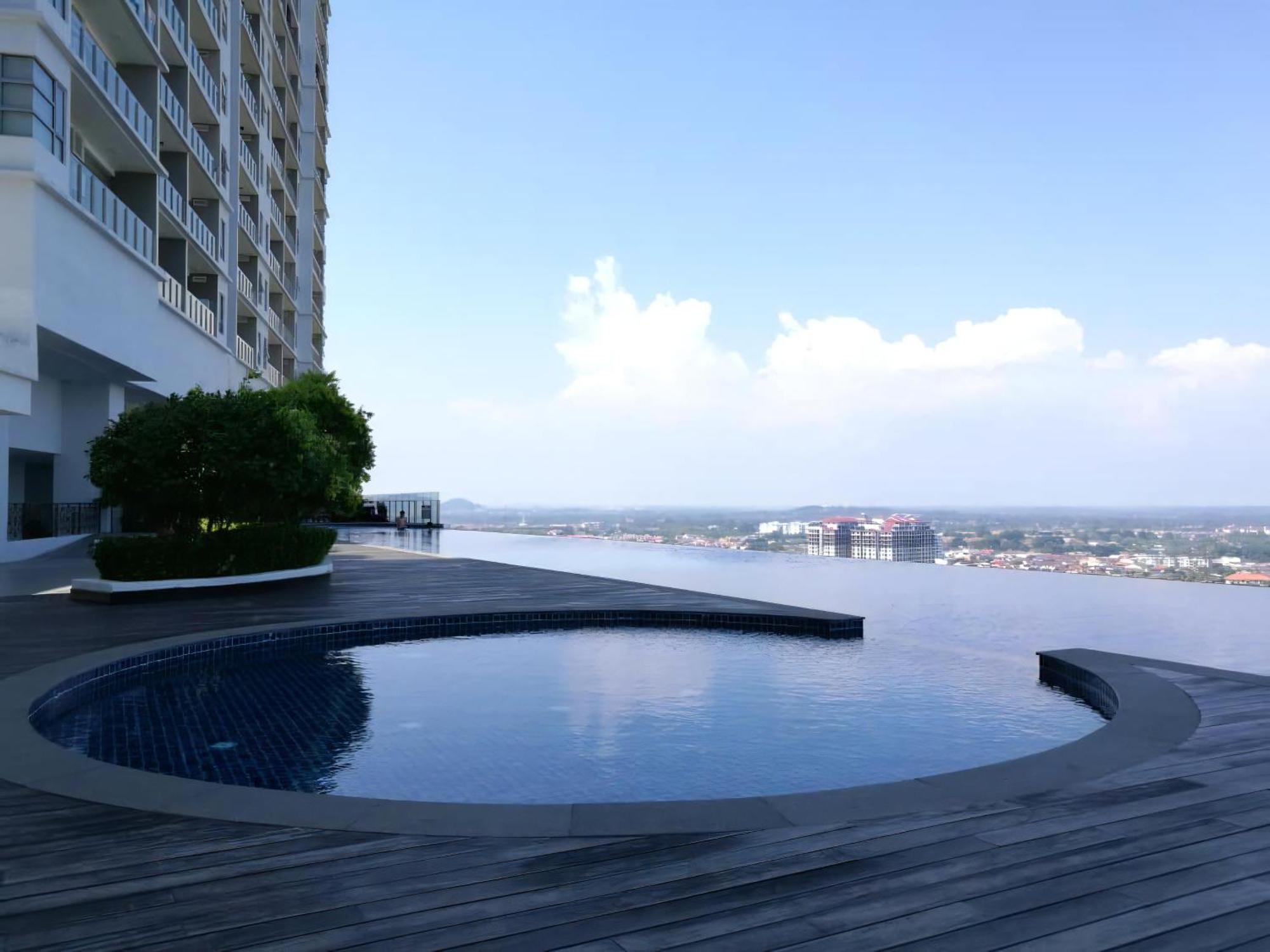 Attic Home Melaka Silverscape Residence & Jonker Экстерьер фото